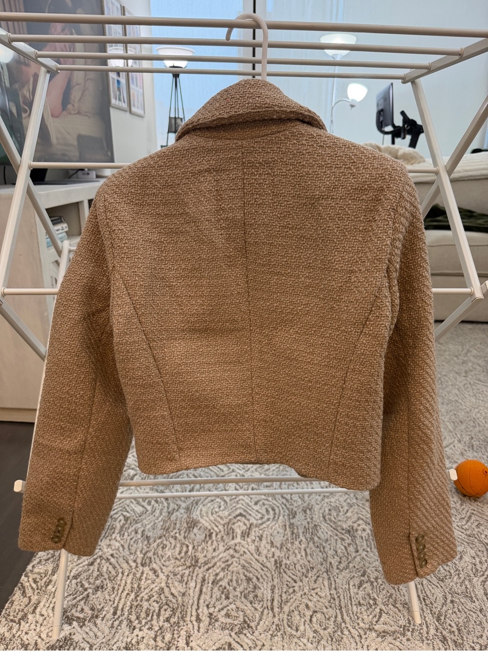 Abercrombie & Fitch Camel Bouclé Cropped Blazer - Picture 4 of 5